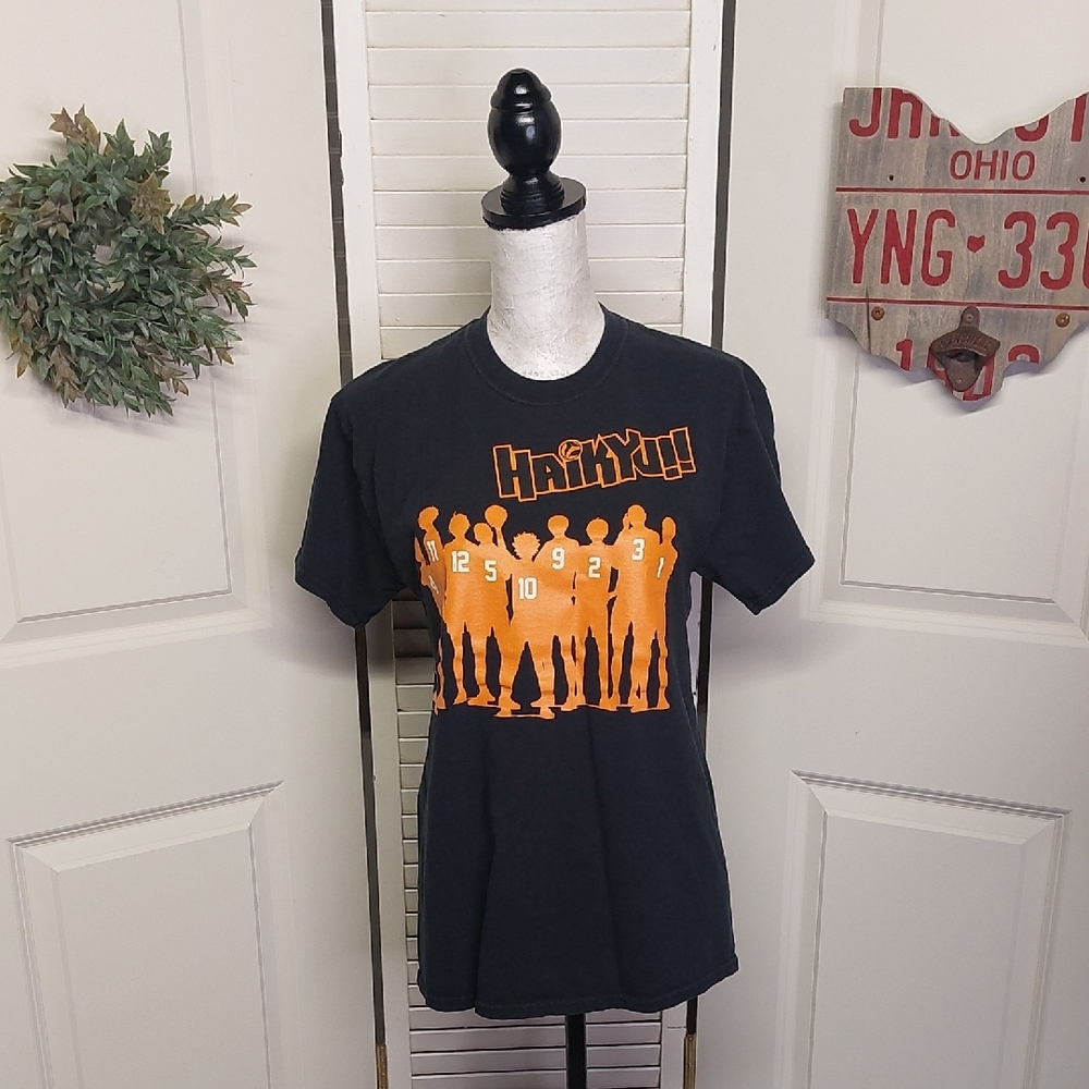 Graphic Anime T-Shirt, Medium. Haikyu!!